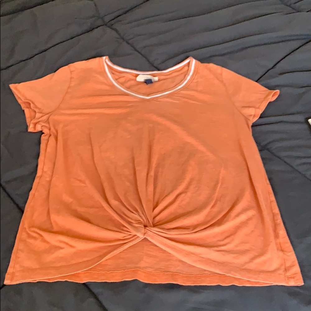 Universal Threads T-shirt size Small